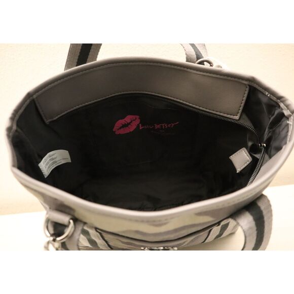 Luv Betsey x Betsey Johnson LB102700 LBADIE Camo Crossbody/Tote Bag &Heart Charm - Picture 11 of 13